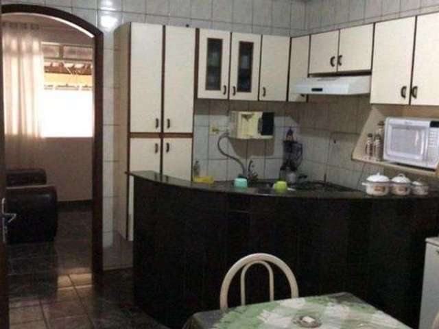 Casa em Ipatinga, 3 qts. Cód. K161. Área privativa 200 m².