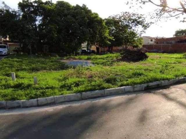 Lote Bairro Vila Ipanema. Cód. L058 360 m², 100% plano, registrado. Esquina para três ruas