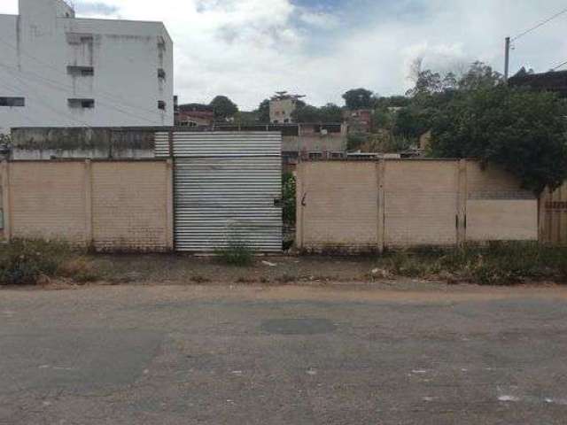 Lote plano Murado e Registrado Cód. L095, bairro Veneza perto do centro. Região de Ipatinga.