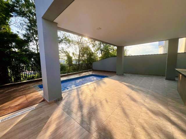 Casa com 3 suítes e piscina à venda em Louveira