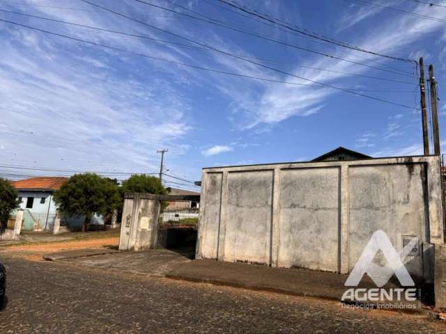 Casa com Barracão, Marcenaria, Próximo ao lago.