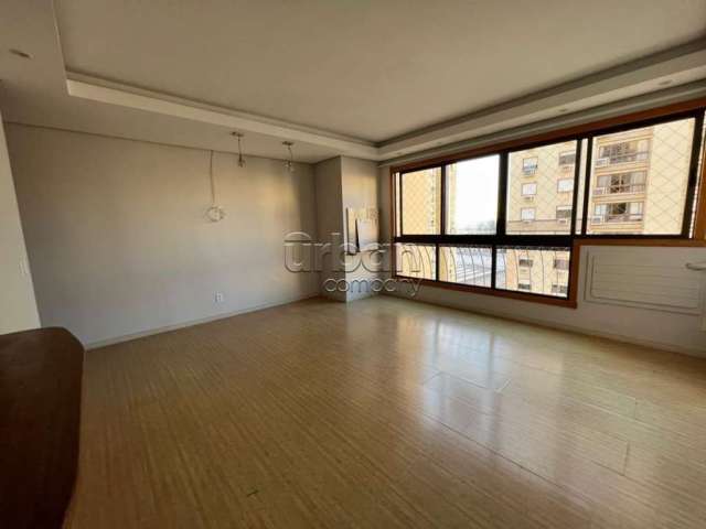 Apartamento com 3 quartos à venda na Avenida Grécia, 1100, Passo da Areia, Porto Alegre por R$ 737.500