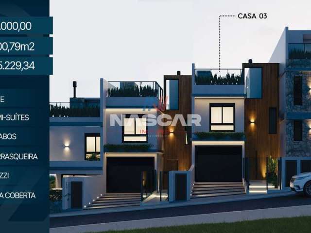 Casa Triplex com 3 Dormitórios e Rooftop à Venda - Pedra Branca, Palhoça/SC