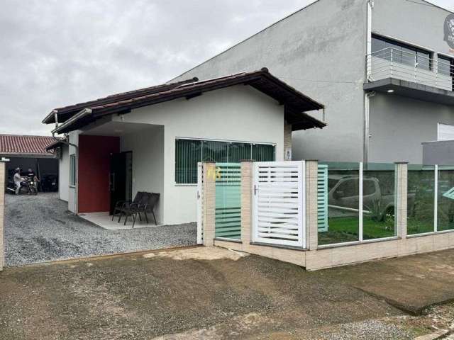 Casa com piscina em Guaramirim