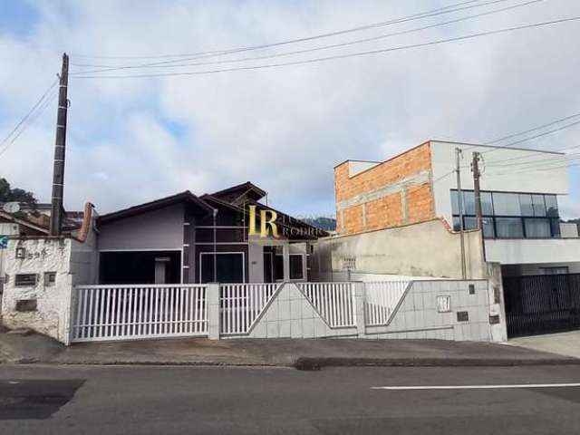 Casa em ótima localização no  Bairro Rau