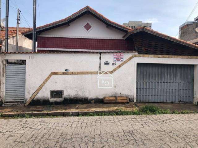 Casa com 3 dormitórios à venda, 250 m² por R$ 900.000 - Nossa Senhora Aparecida - Pouso Alegre/MG