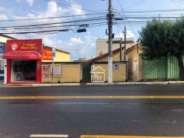 Casa com 3 dormitórios à venda, 250 m² por R$ 900.000 - Nossa Senhora Aparecida - Pouso Alegre/MG