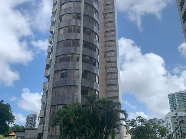 Exclusivo apartamento com 330m2