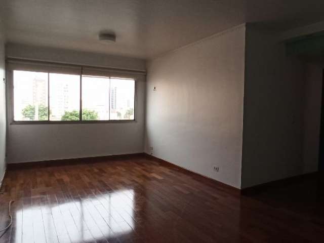 Apto bem localizado, com 2 dorms, 3 banheiros, escritorio e 1vg.