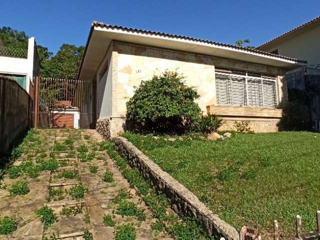 Casa com 4 dormitórios à venda, 220 m² e terreno de 600m². Alto da Lapa.