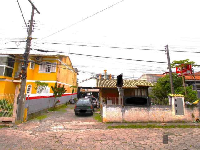 Terreno em condomínio fechado à venda na Rua Trajano Margarida, --, Trindade, Florianópolis por R$ 1.900.000