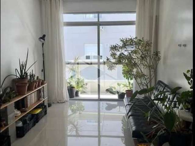 Apartamento de 3 quartos na trindade/carvoeira - em frente a dos acesso para ufsc!