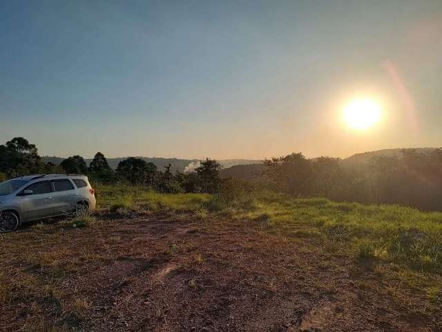 Terreno à venda na Rua Silveiro Pires Paulino, 1, Genebra, Sorocaba por R$ 85.000