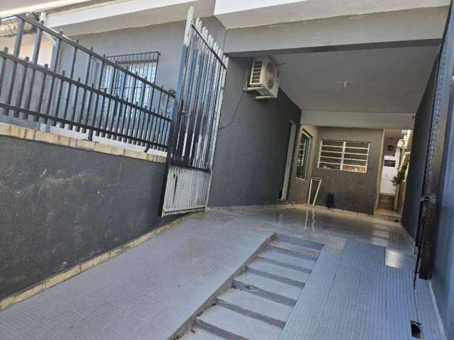 Casa com 3 quartos à venda na Rua Wilson de Bello, 172, Jardim Luciana Maria, Sorocaba por R$ 286.000