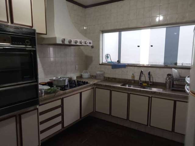 Casa com 4 quartos à venda na Rua Guaxupé, 61, Cidade Jardim, Sorocaba por R$ 1.900.000