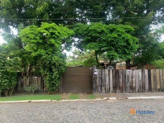 Casa à venda no Condomínio Morada do Rio. 3/4 01 suíte e bastante área verde.