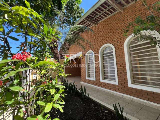 Casa com 3 quartos à venda na Rua Cristóvão Bonini, 1235, Jardim Proença, Campinas, 194 m2 por R$ 690.000