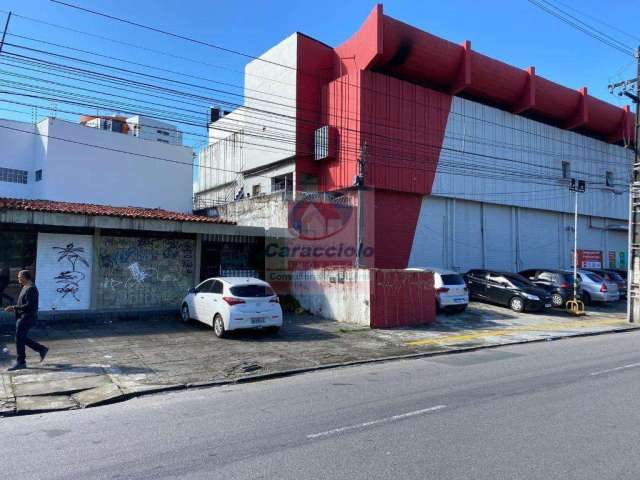 Prédio comercial na avenida agamenon magalhães