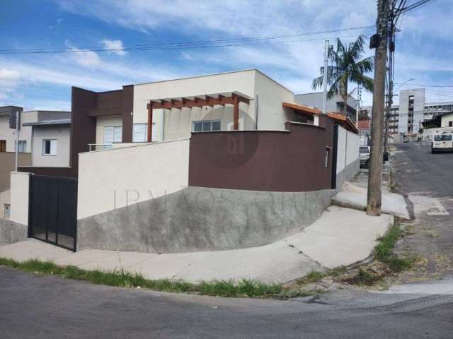 Casa com 3 quartos à venda na Rua Antônio Augusto Legutke, 100, Jardim Country Club, Poços de Caldas por R$ 650.000