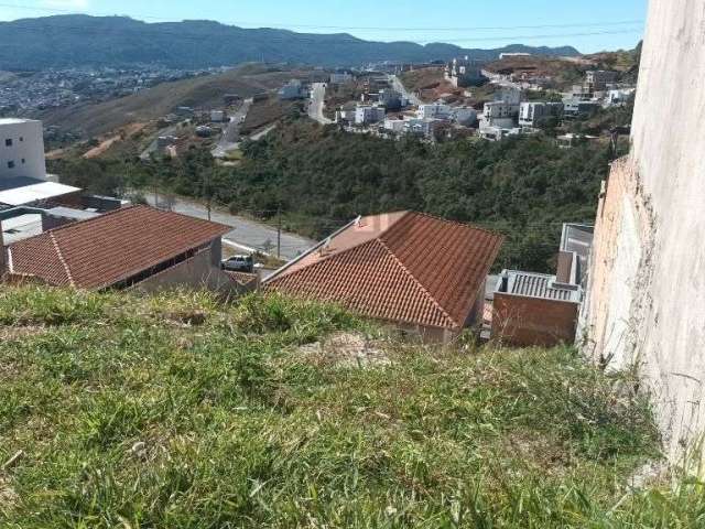 Terreno à venda na Avenida José Augusto de Oliveira, 109, Jardim Bandeirantes, Poços de Caldas por R$ 125.000