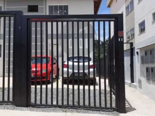 Casa com 2 quartos à venda na Rua Verde e Branco, 81, Loteamento Caldense, Poços de Caldas, 79 m2 por R$ 300.000