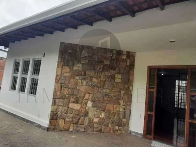 Casa com 3 quartos à venda na Rua Amâncio Mazzaropi, 410, Estância São José, Poços de Caldas, 272 m2 por R$ 750.000