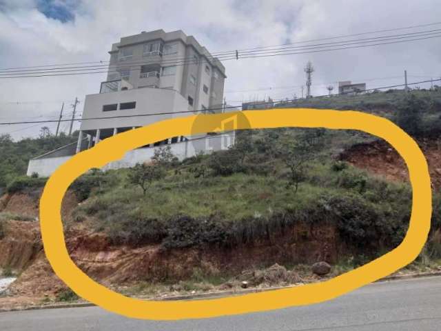 Terreno à venda na Avenida F, 40, Jardim Bandeirantes, Poços de Caldas por R$ 130.000