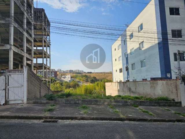 Terreno à venda na Rua Lázaro Ferreira de Souza, 114, Residencial Greenville, Poços de Caldas por R$ 240.000