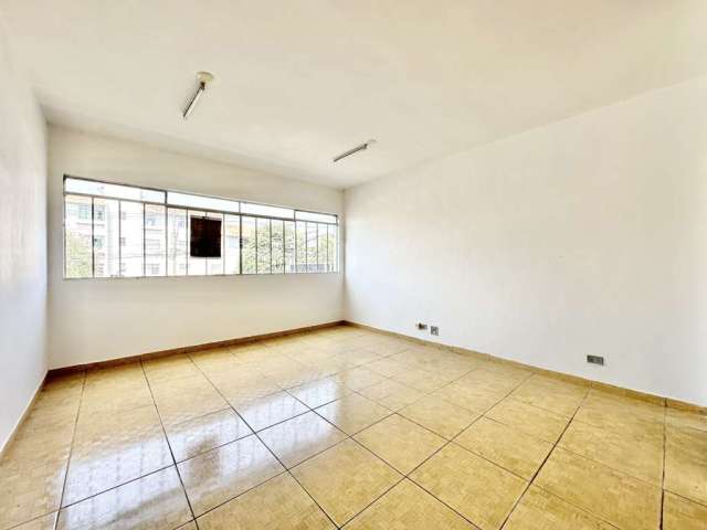 Sala Comercial para alugar, 32.40 m2 por R$1350.00  - Sitio Cercado - Curitiba/PR