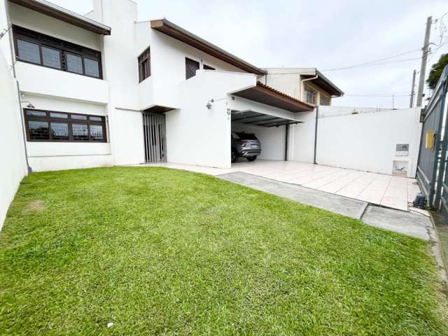 Casa Residencial com 5 quartos  para alugar, 234.52 m2 por R$4000.00  - Xaxim - Curitiba/PR