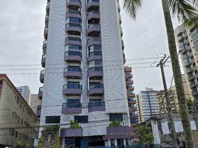 Excelente apartamento, prédio frente mar  bem localizado