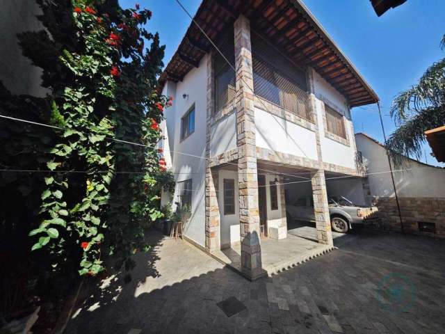 Casa, 4 quartos, 4 vagas a à venda por 1.100.000,00, Santa Mônica, Belo Horizonte