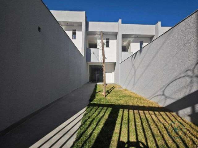 Casa Geminada à Venda em Planalto, Belo Horizonte - MG