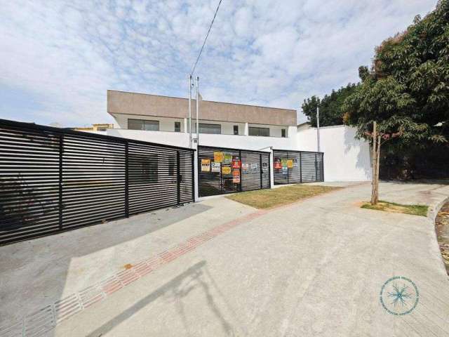 Casa Geminada à Venda em Copacabana, Belo Horizonte - MG