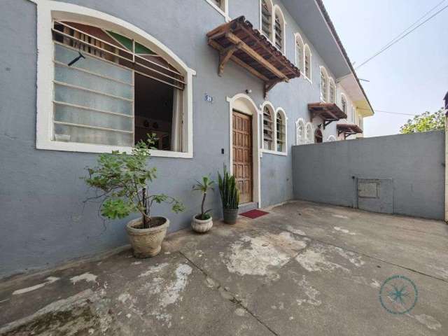 Casa Geminada à Venda em Itapoã, Belo Horizonte - MG