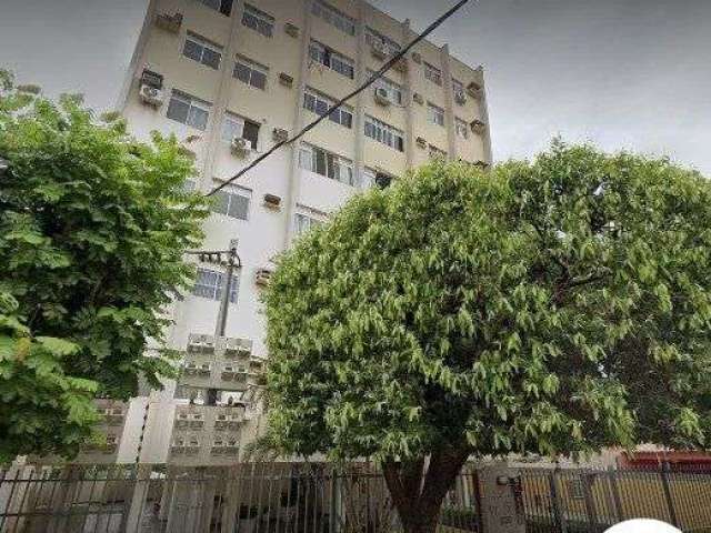 Vendo apartamento na região central de Cuiabá, edif. Ilha bela no bairro Araés