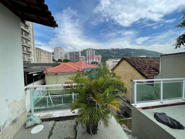 Locação de Casa em centro de terreno Rua Barão de Cotegipe - Vila Isabel - área de lazer completa!