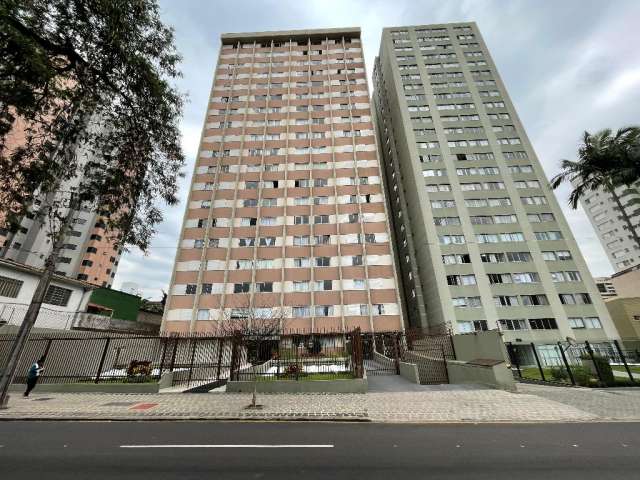 Apartamento 03 dormitórios no centro de Curitiba – PR.