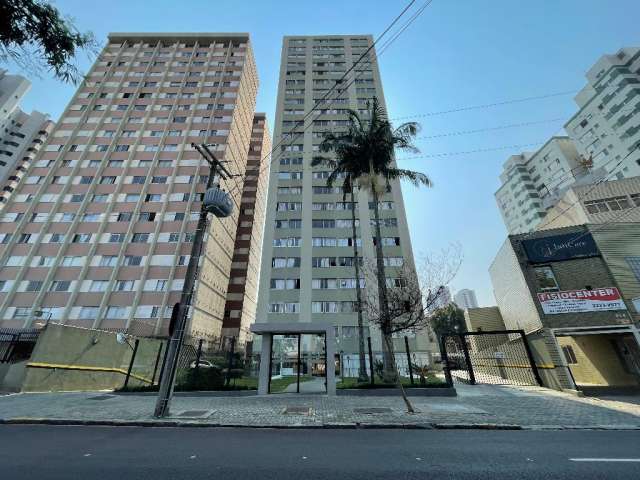 APARTAMENTO 03 dormitórios sendo 02 suítes, com 106m² de área privativa no centro de Curitiba.