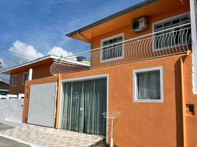 Casa com 3 quartos à venda na Ulisses de Oliveira Rosa, 253, Jardim Eldorado, Palhoça por R$ 900.000