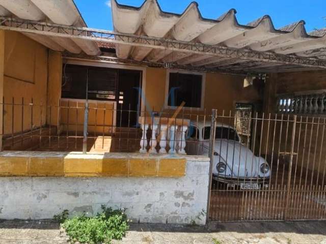 Linda casa em condomínio, edícula e área de serviço - Residencial Planalto