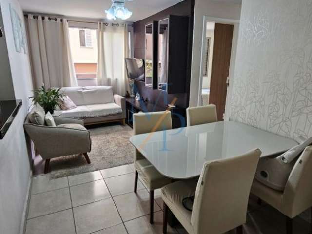 Lindo apartamento com 2 quartos e 1 banheiro -- Excelente condomínio com piscina, churrasqueira e quadra poliesportiva