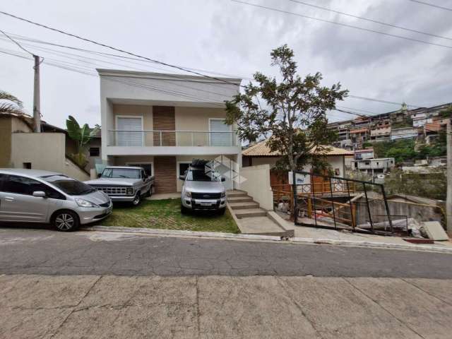 Casa em Condomínio, 03 suítes a venda por R$ 1.450.000 no Condomínio Estancia da Serra - Mairiporã-SP