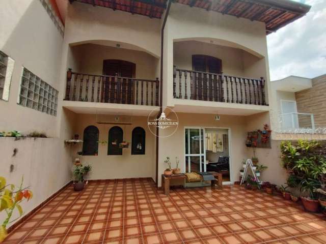 Casa à Venda com 03 dormitórios, Jardim e Área Gourmet - Jd. Nakamura Park - R$ 800.000,00