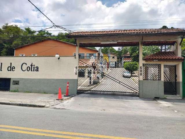 Aluga casa 2 dorms em rua fechada prox. a concessionária Discovel de Cotia