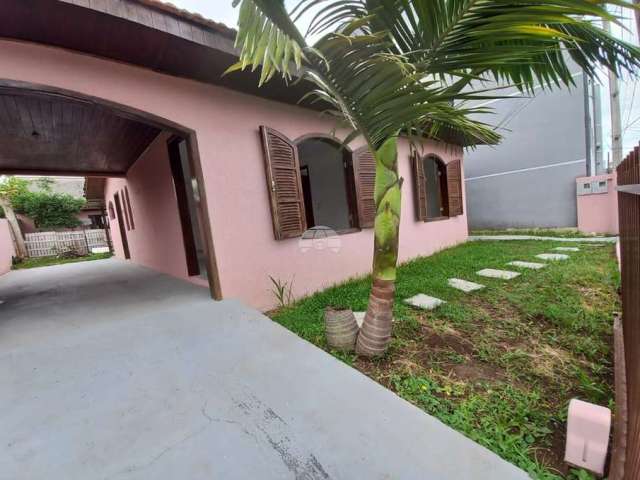 Casa com 3 quartos à venda na Rua Judith Amaral Capellini, 90, Centro, Irati, 270 m2 por R$ 450.000