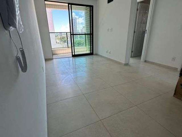 Apartamento com 2 quartos sendo 1 suíte, na Madalena.