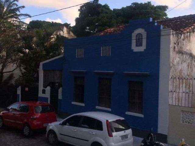 Casa com 5 quartos sendo 1 suíte, no centro histórico de Olinda.