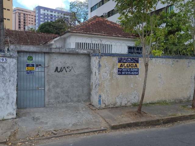 Casa comercial para locação no melhor trecho dos Aflitos.