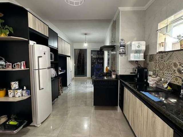 Sobrado com 2 dormitórios à venda, 214 m² por R$ 499.000 - Chácara Santa Luzia - Taubaté/SP